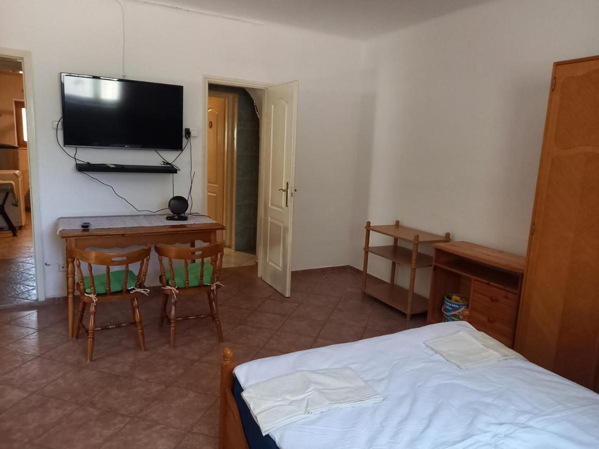 Flamingo Apartman Шопрон Екстериор снимка