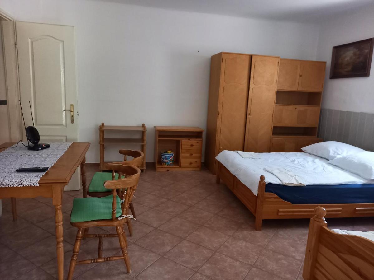 Flamingo Apartman Шопрон Екстериор снимка